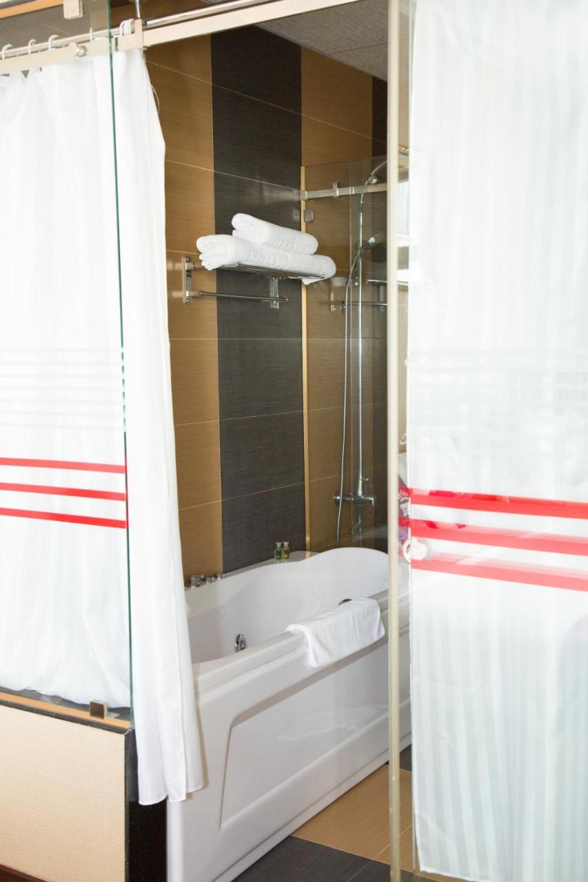 Hai Ba Trung Hotel & Spa Buon Ma Thuot Exterior photo